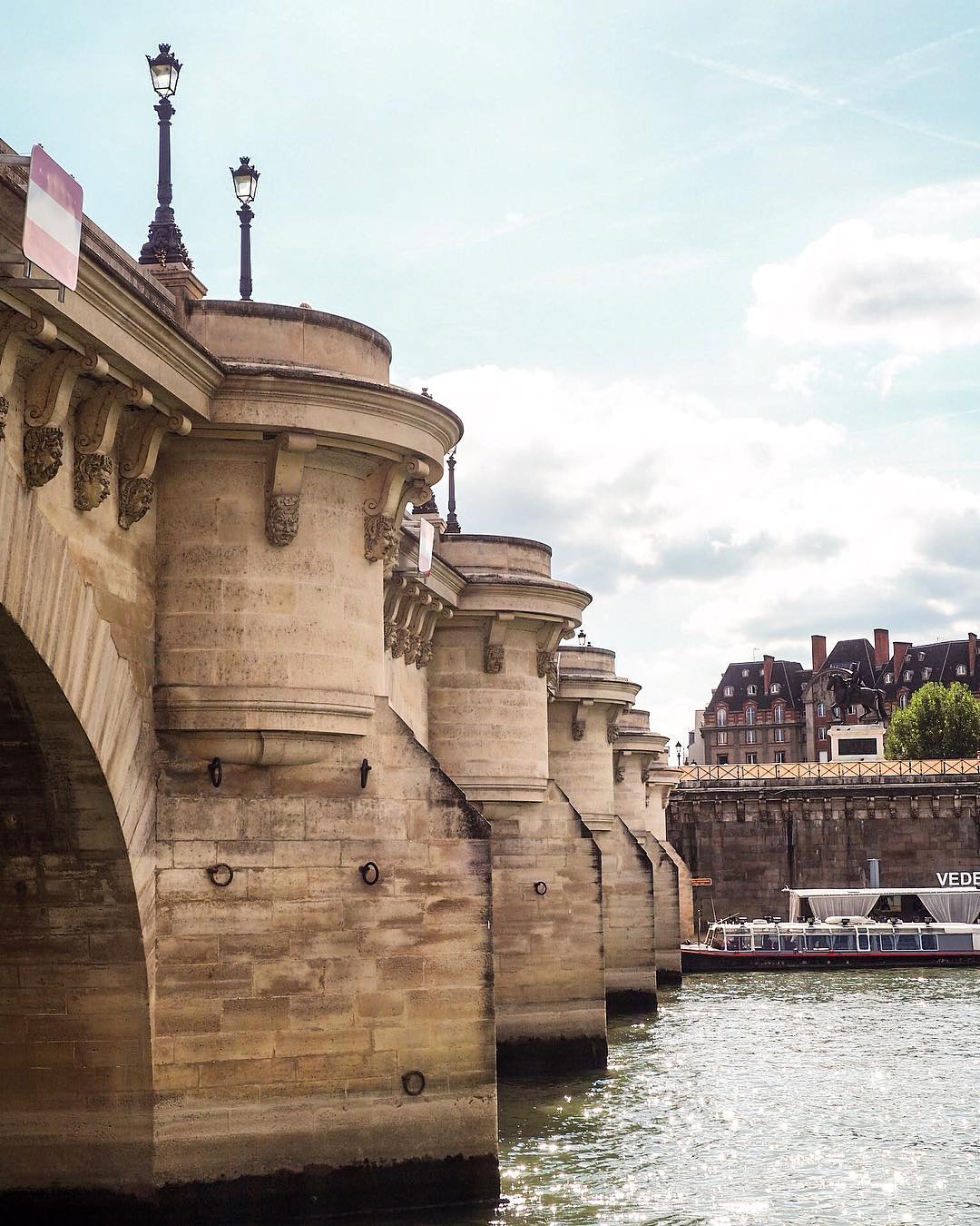 Histoire du Pont Neuf de Paris : le plus vieux pont de la capitale